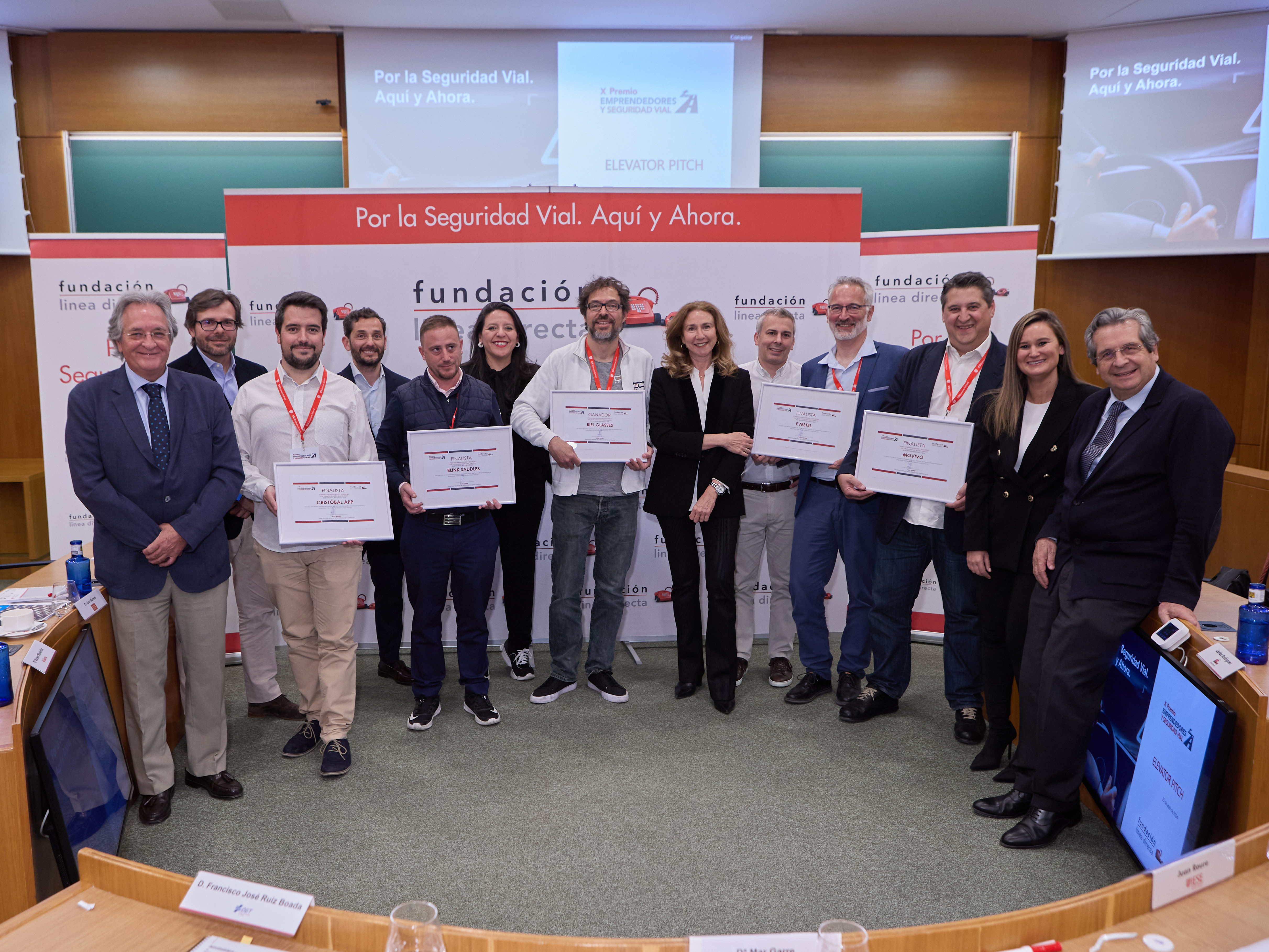 Foto de familia de los finalistas del X Premio Emprendedores de la Fundación Línea Directa